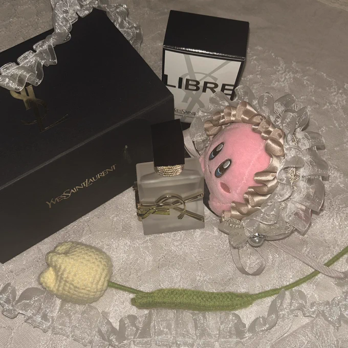 友達が誕生日にずっと欲しかったYSLのヘアミストをくれました..かわいいクッキーや写真はないのですがケーキなども頂いてとても幸せでした.. 