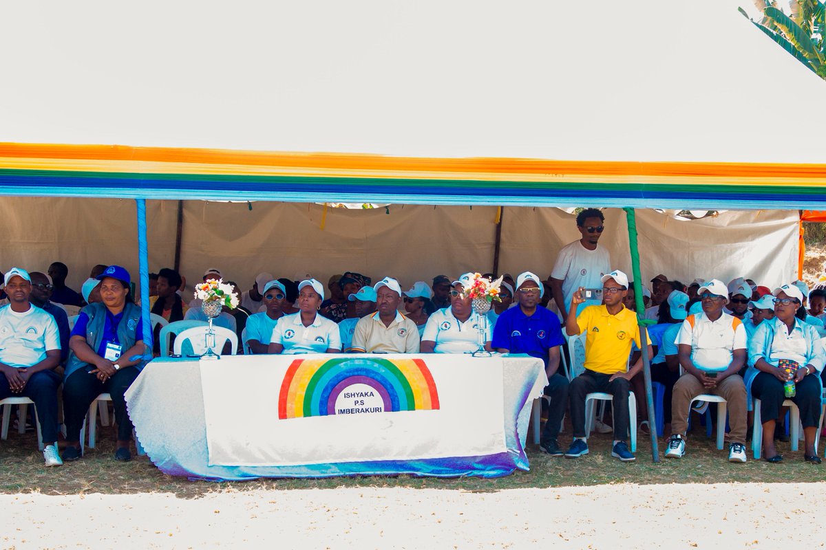 PSImberakuri's tweet photo. Umunyamabanga Nshingwabikorwa wa @jabanasector @SHEMAJONASahaye ikaze ishyaka @PSImberakuriagira ati:"Muze kugubwa neza mur'uyu Murenge, sinifuza kubatwara umwanya munini ariko ndagira ngo mpinire aha mbifuriza insinzi no kuzayobora neza". #RwOT #RwOX #Rwanda #Torapsimberakuri https://t.co/zprtSH2HKZ