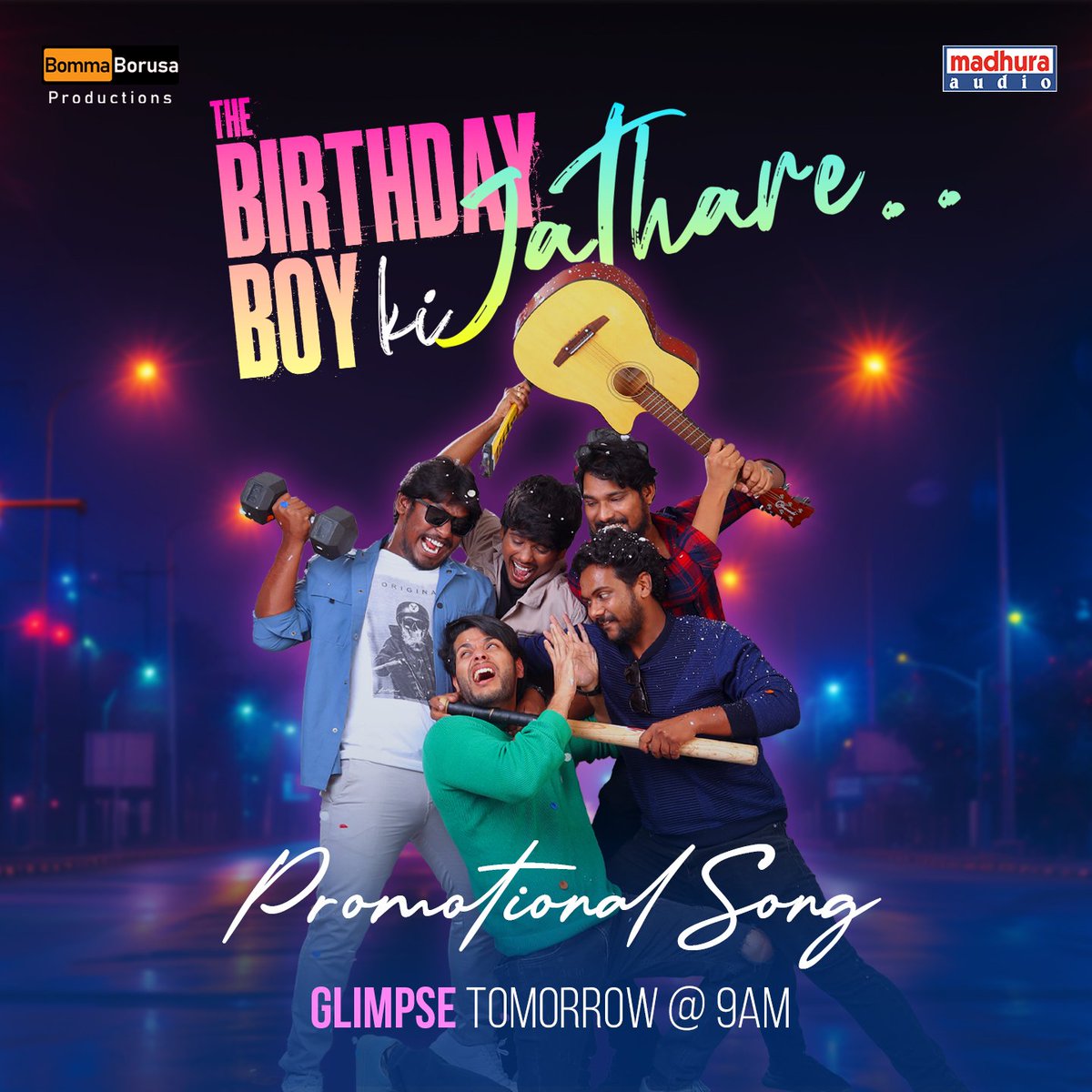 MadhuraAudio's tweet photo. The Birthday Boy Ki Jathare... 💥

Glimpse Tomorrow @ 9 AM stay tuned to @MadhuraAudio

@A_Whisky_Man #sameersamo
#vikranthved #rajakanakala
#chilamrahul #nareshadupa
@lamEIuruseenu #saimaneendharmani
#saiarunn #sankirthraahul https://t.co/I6eYBTjctu
