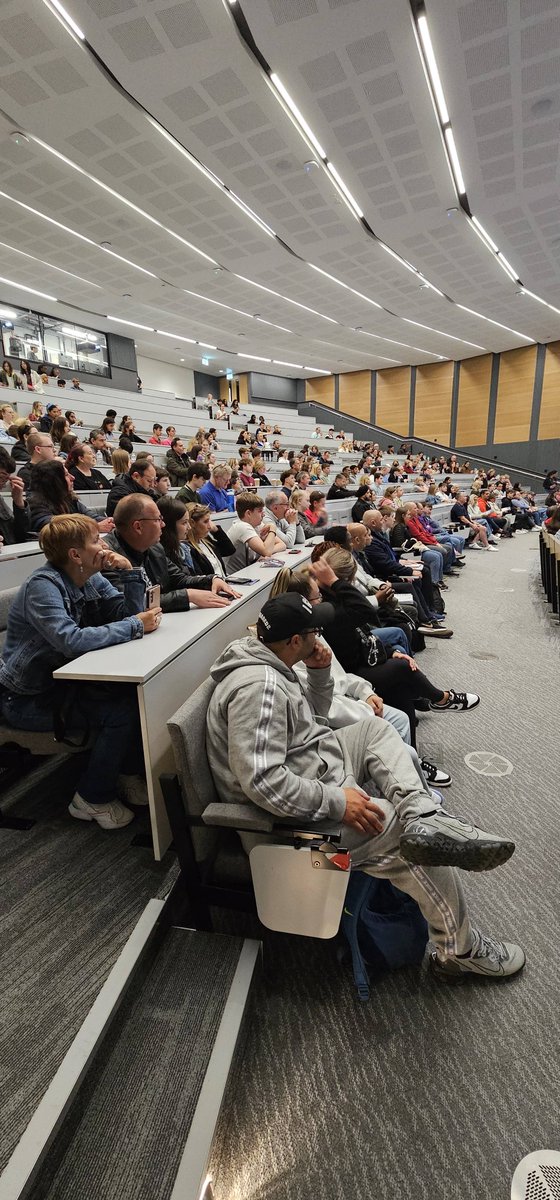 University of Leicester tweet media