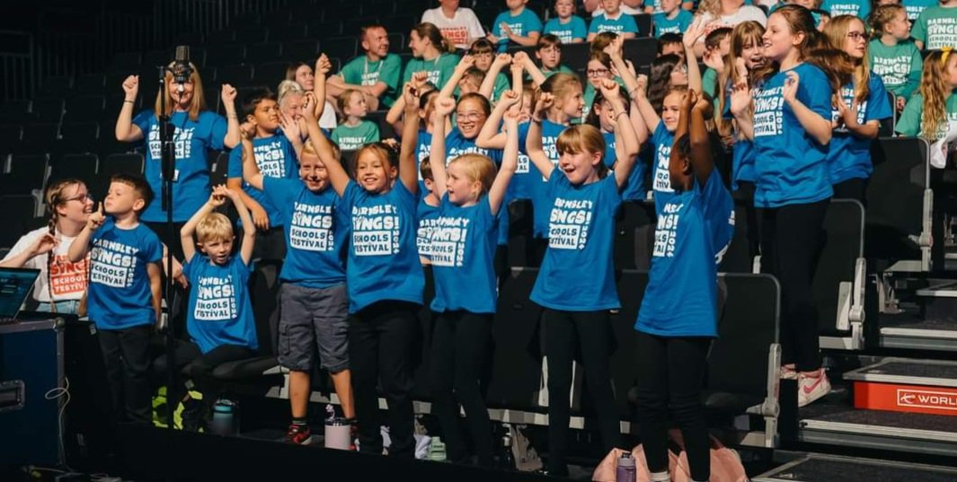 MrsRees7's tweet photo. We all had such an amazing night at the Barnsley Sings festival. Thank you to BYC for organising such a wonderful event. I shall actually be performing all over again today with Barnsley Singers. @PrimaryBirdwell https://t.co/e0aDEY7GIr