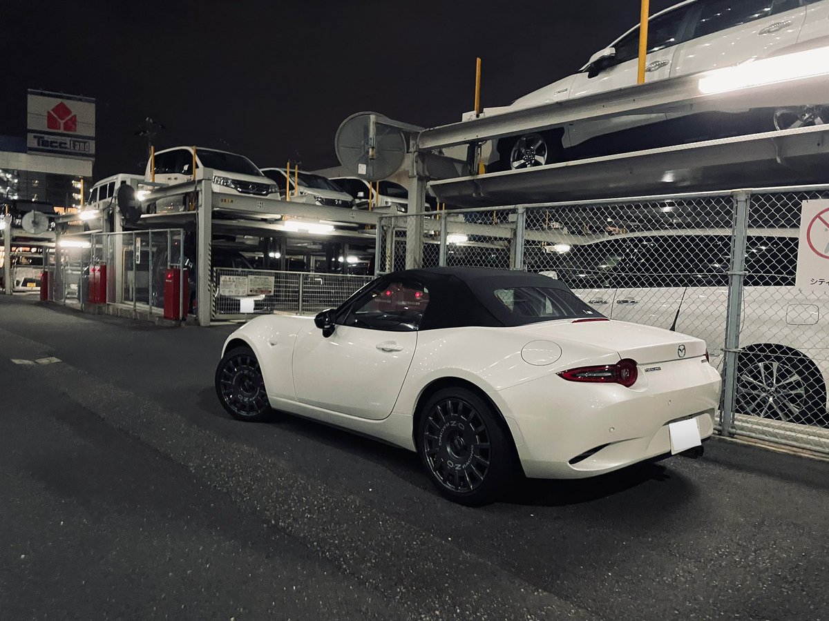 ROADSTER_funfun's tweet photo. この車は本当に最強 https://t.co/2eIULnPMwE