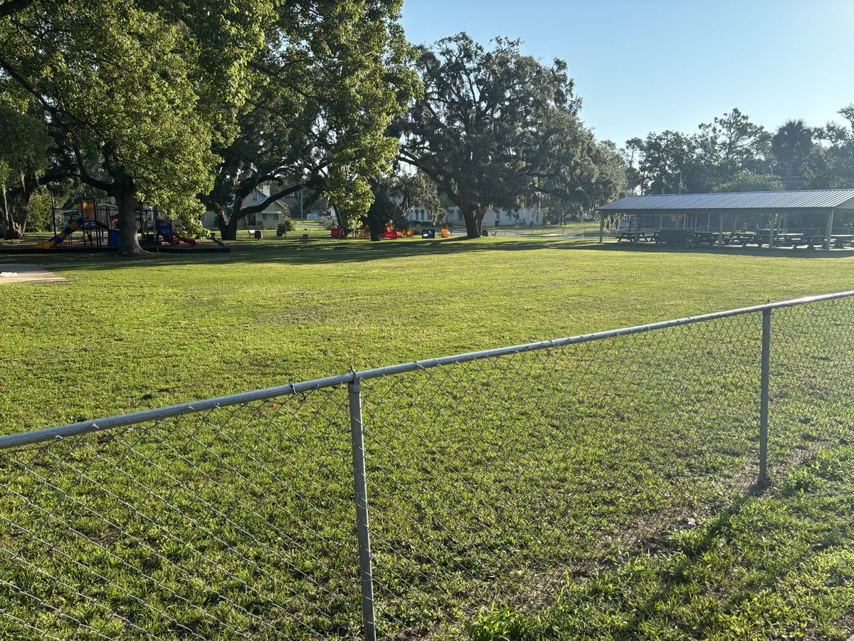 DrStevenRuff's tweet photo. Our ministry field today. Would you pray for a day of gospel conversations and family engagements? #servetaylor #communityministry #reachflorida ⁦@FloridaBaptists⁩ https://t.co/Tih1N5jSF8