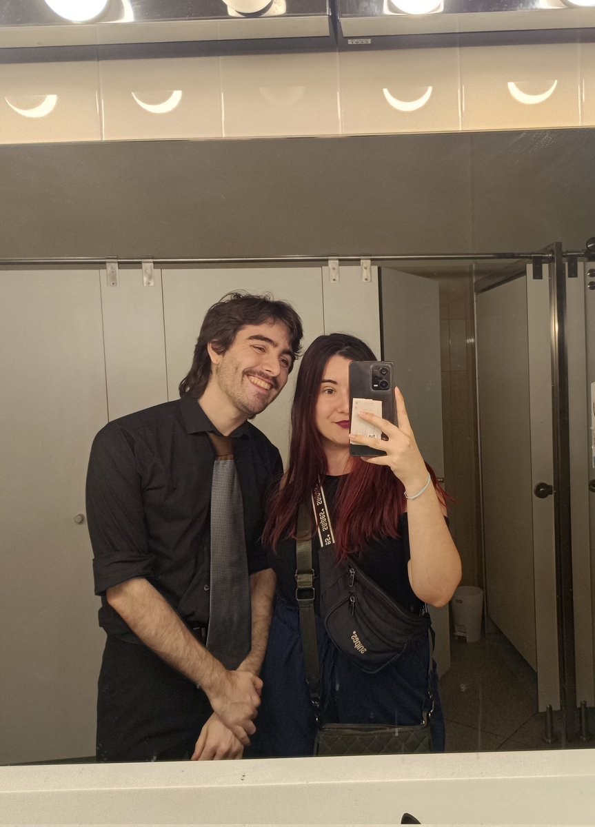 celiaspilots's tweet photo. como no le tengo miedo al éxito, tengo al novio más guapo del mundo 😌❤️ https://t.co/cznLrC2G4V
