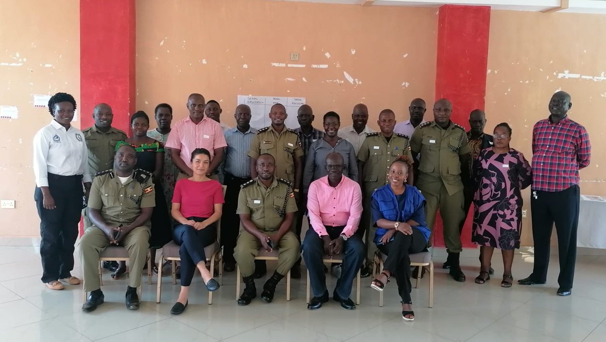 IOM_Uganda's tweet photo. In collaboration with the Uganda Police, @IOM, @UNHCR and @INTERPOL delivered a training to law enforcement officials on protection from sexual exploitation and abuse (#PSEA) in the West Nile region in Uganda. #EndSEAH
@UNmigration @Refugees @INTERPOL_HQ @PoliceUg
@SanusiTejan https://t.co/6TyjvxQh9i