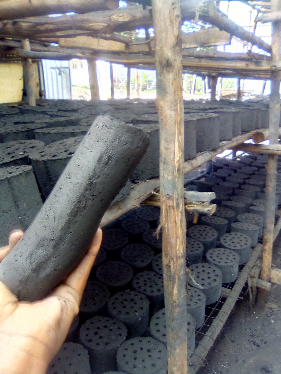 allen_namwase's tweet image. Store and transport with ease!
Briquettes are denser and take up less space, making them a practical choice.

#BriquettesForConvenience 
#SpaceSavers
#SWEDO