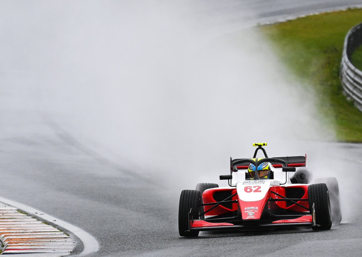 ColinQueen111's tweet photo. From P14 to P7 📈 Let's go!

Gotta be happy with that. Tricky in mixed conditions on slicks, but we were setting purple sectors and just kept moving forward 👌🏻

Onto tomorrow 🔜

#CQ62 I #GB3 I @FortecM https://t.co/CEWwwuBCHD