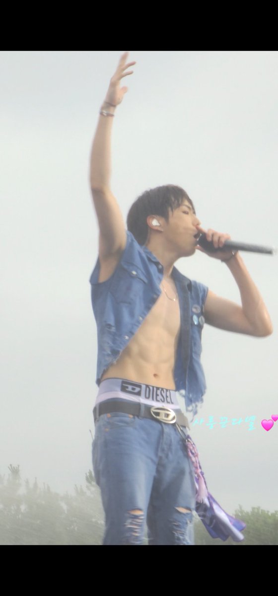 loveleinad_k's tweet photo. 후쿠오카에서 무대남신을 만나다!!!

다니엘~~~~~~~😍😍
한여름밤의 꿈도 이보다 달콤할수는 없을듯
후쿠오카의 모든 순간이 사랑이었다
벗어날 수도 없고 벗어나고 싶지도 않은 올가미에 제대로 걸린 거 같다😍😍

#강다니엘 #KANGDANIEL 
#WATERBOMB2024HUKUOKA https://t.co/JGw7e3ieBO