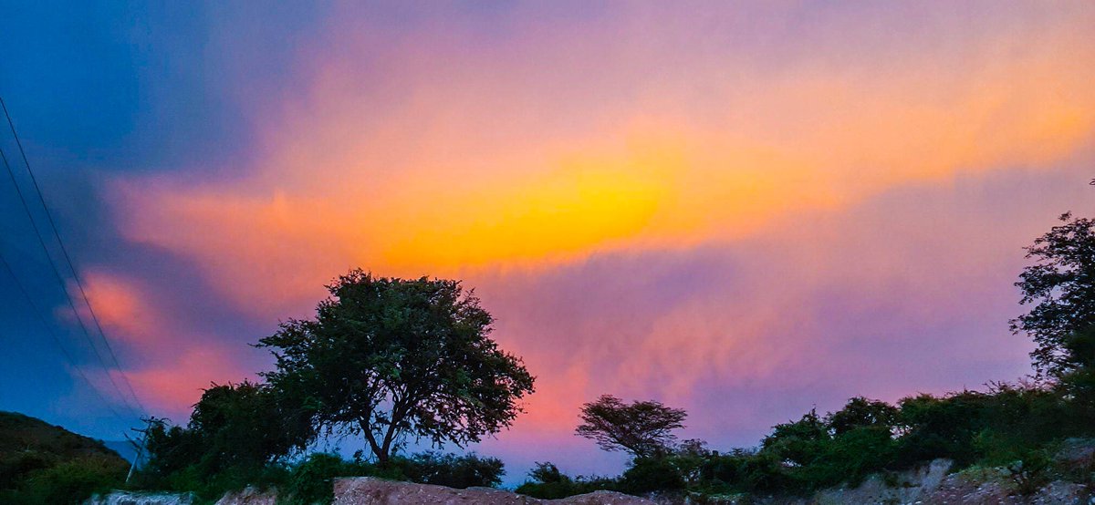 CarlosSince1980's tweet image. ¡Qué bonito es lo bonito! 🩵 🩷 🧡 💛

¡Buenos días! 
#skycolors #sunriselover 
#surisephotography 📷