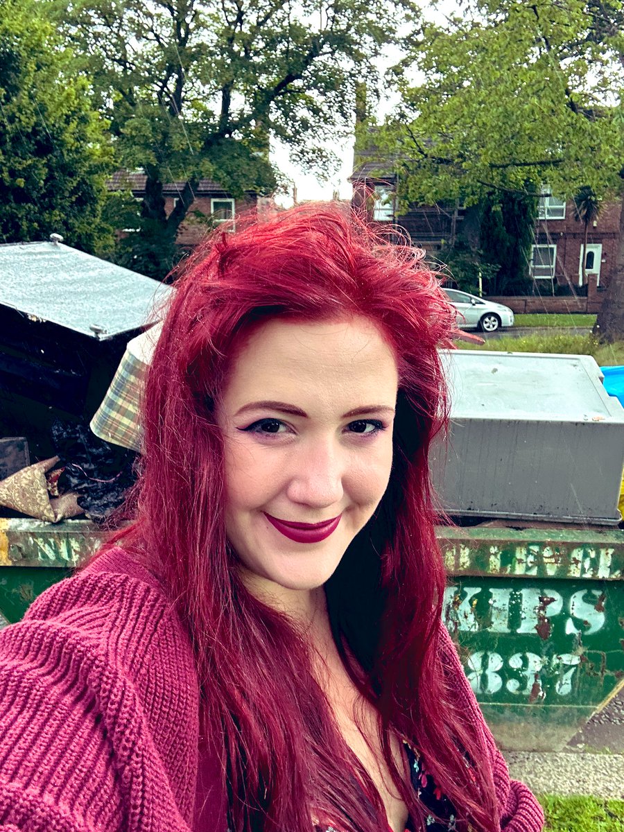 kjberry91's tweet photo. A very busy morning in #Springwood, ending with a campaign session!

Today I arranged for community skips, finished off replanting some railing planters - and joined #BridgeChapel for a community litter pick. 🌼✨🌸

#SpringwoodMatters #OurCommunityMatters https://t.co/rgJeXZGIeH