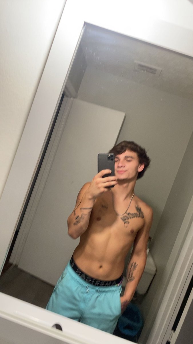 daddychhh0's tweet photo. #SellingContent #contentsellers #nsfwtwt? #PrivateSale https://t.co/pXJ2TYLTYi