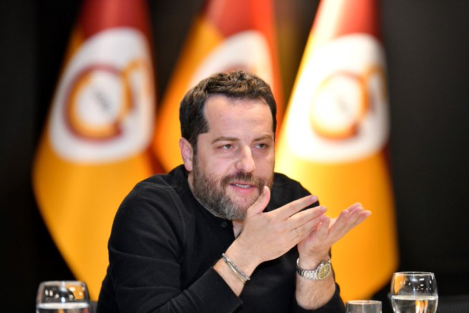 galasportz's tweet photo. Erden Timur, Galatasaray'daki görevine geri dönmeli diyenler.🤚🏻 https://t.co/Nvgoyg7w1o