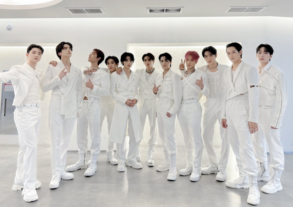 IST_THEBOYZ's tweet photo. [📸] THE BOYZ WORLD TOUR : ZENERATION Ⅱ DAY 2 완료 ♾ 꿈을 꾸듯 계속될 더보이즈와 더비들의 축제💙 더비와 함께해서 너무나 행복한 하루였습니다🥰

#THEBOYZ #더보이즈
#ZENERATION2 https://t.co/XzeFTqHXVt