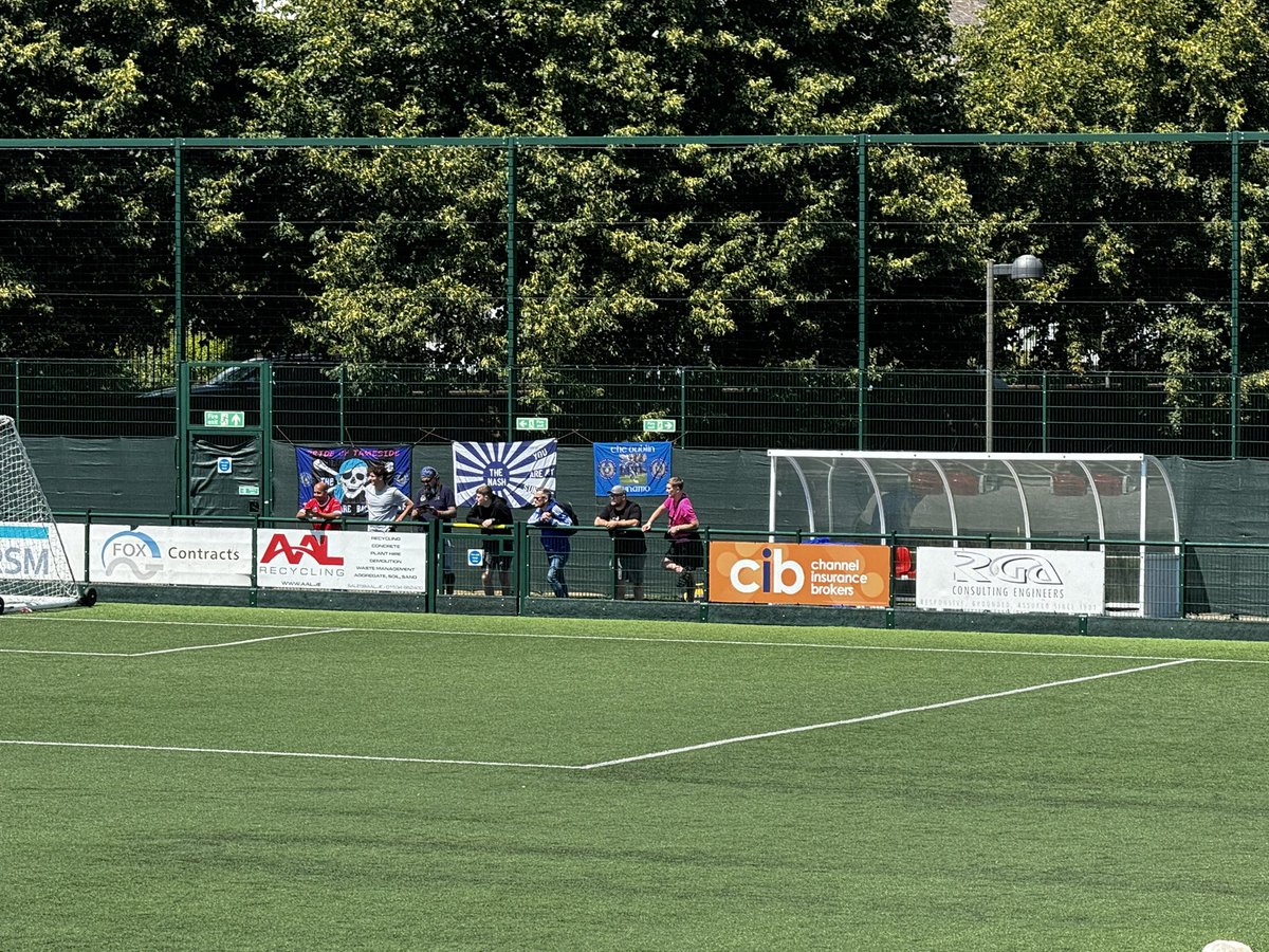 McCurzon123's tweet photo. @CurzonAshton #loyalty #toplads #respect #support UTN ⚽️ https://t.co/P8XWQVTPoh