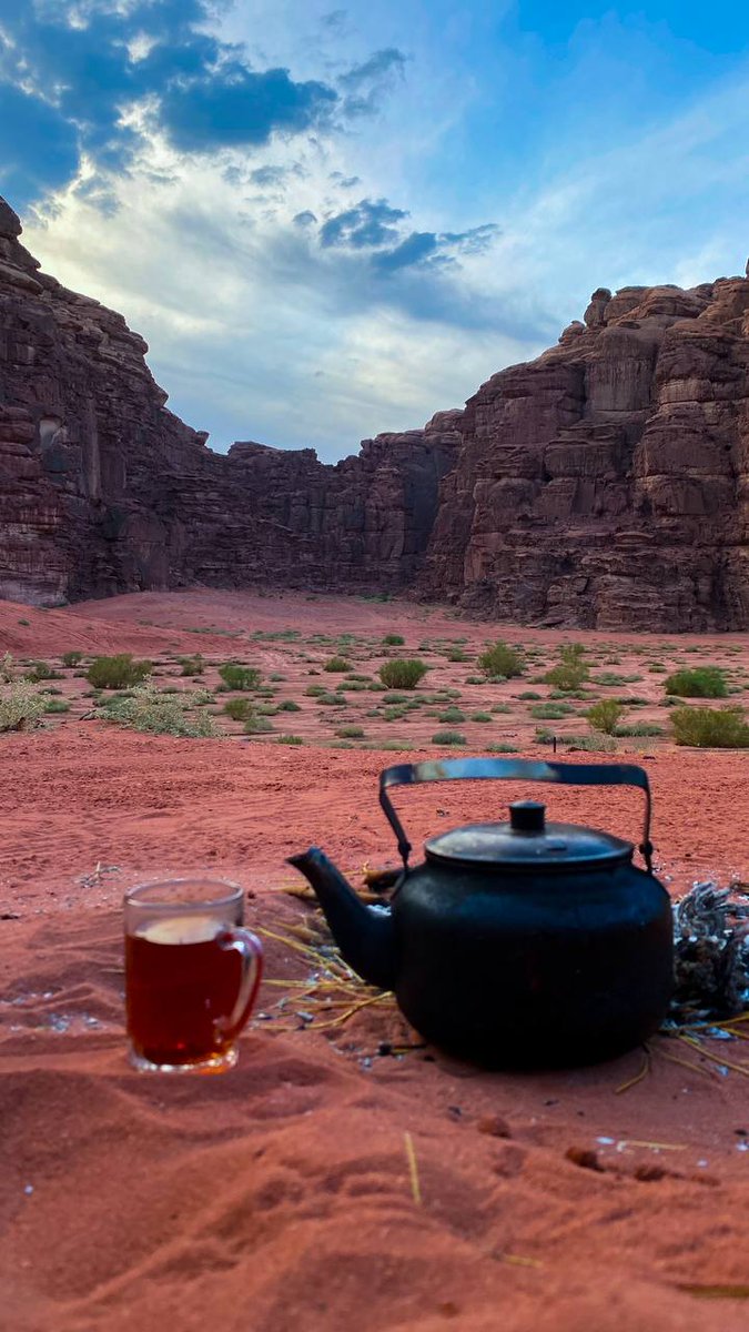mstfaap111's tweet photo. أمانينا لها رَبٌّ كريمٌ
     إذا أعطى سيُدهشُنَا العطاءُ https://t.co/S0H7xybQkI
