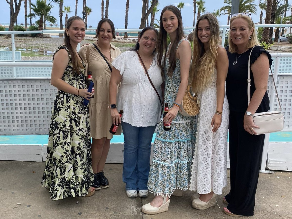 😍 Magnífica representació en el menjar d'estiu de falleres 2024