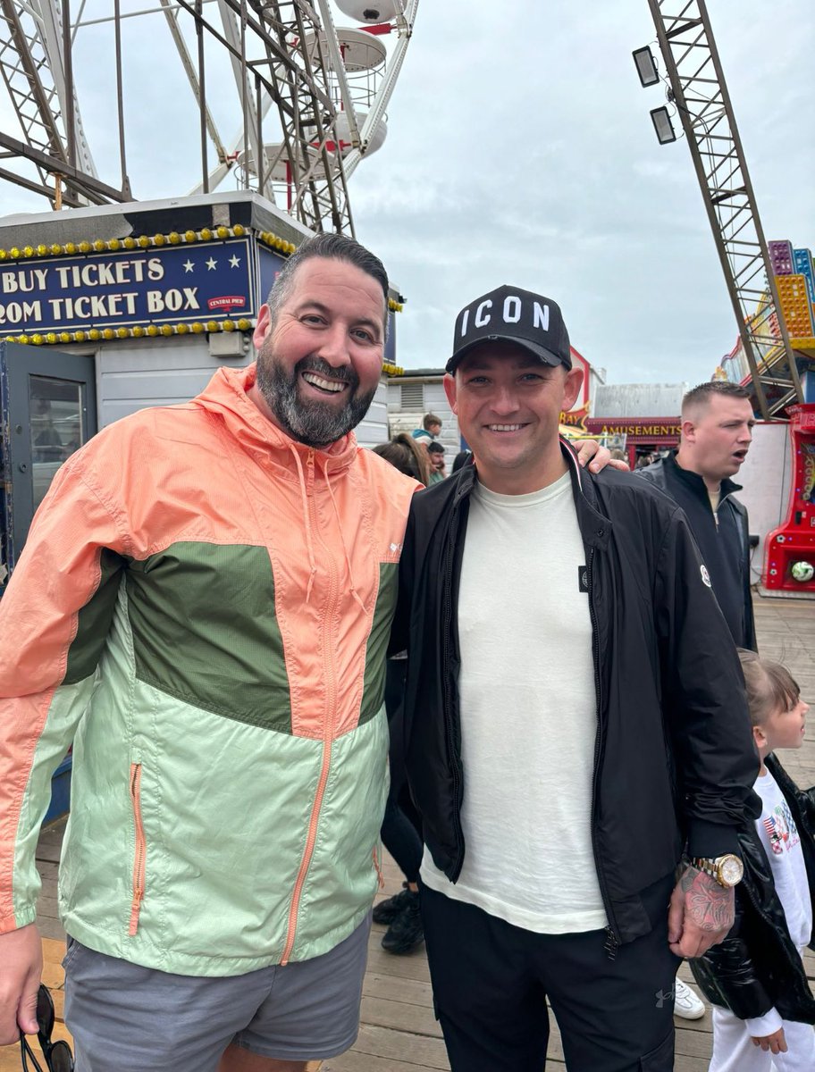 Nice to meet <a href="/NathanAspi/">Nathan Aspinall</a> good luck for the match play 🎯👌🏻