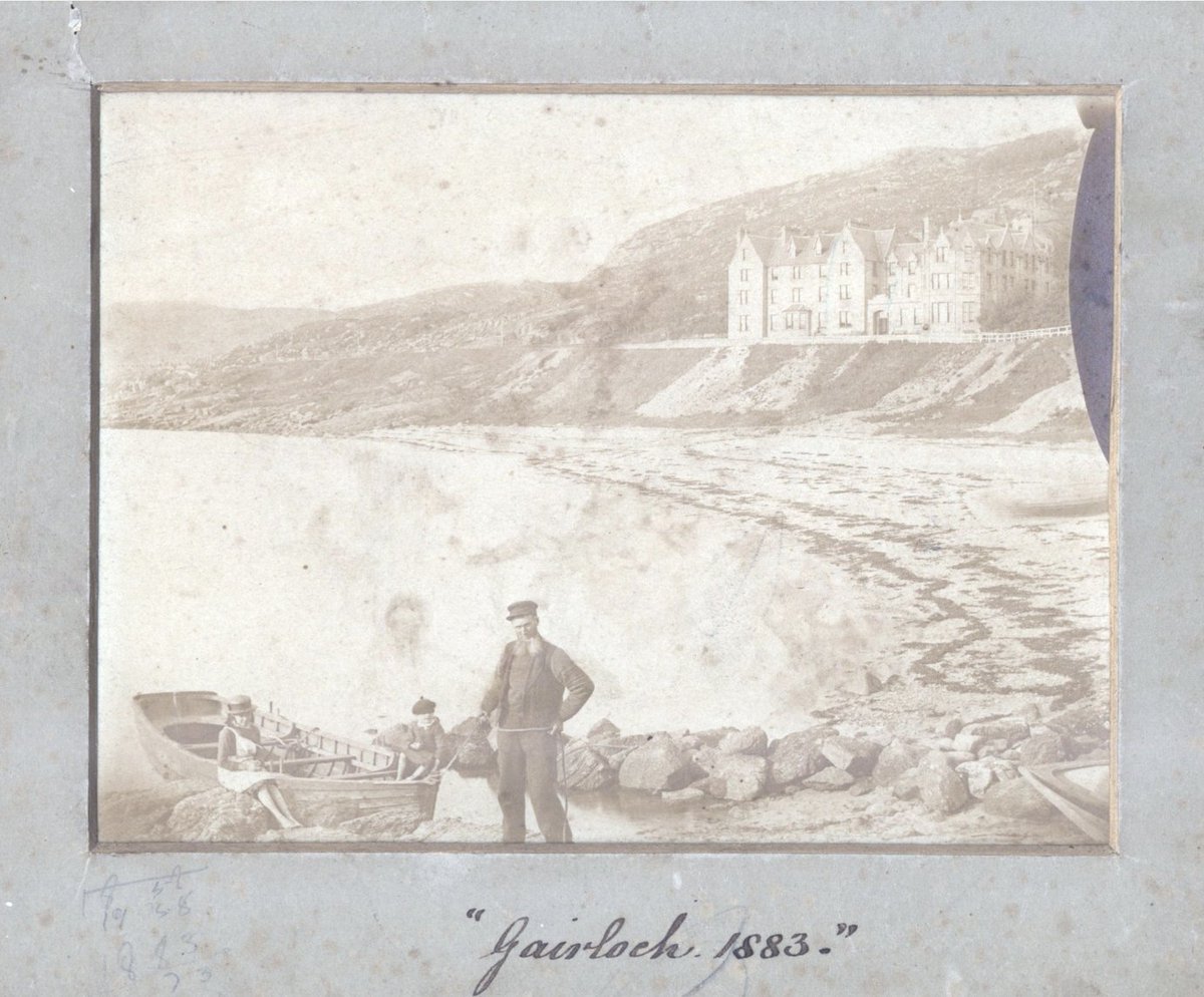 This 1883 photo shows a dinghy below the Free Church, Gairloch, before the "Cidhe Hornsby" jetty was built. A man holds the boat's painter, with two children beside it, &amp; the Gairloch Hotel in the background. 🚣‍♂️

Explore this photo and more here: app.smartify.org/en-GB/objects/…