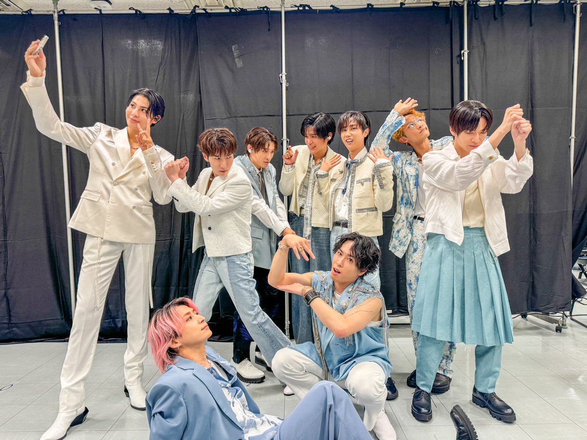 SN__20200122's tweet photo. 🌈#音楽の日 2024
ご覧くださった
皆様ありがとうございました🌺✨

#スノと夏の思い出 で
感想お待ちしてます🌻

メドレー🎤ダンス🕺に
盛りだくさんでしたね✨

皆さんと一緒に”夏の思い出”つくれたら嬉しいです！

『夏といえば？』でポーズを1枚📸

#SnowMan https://t.co/K3Y05BDi2V