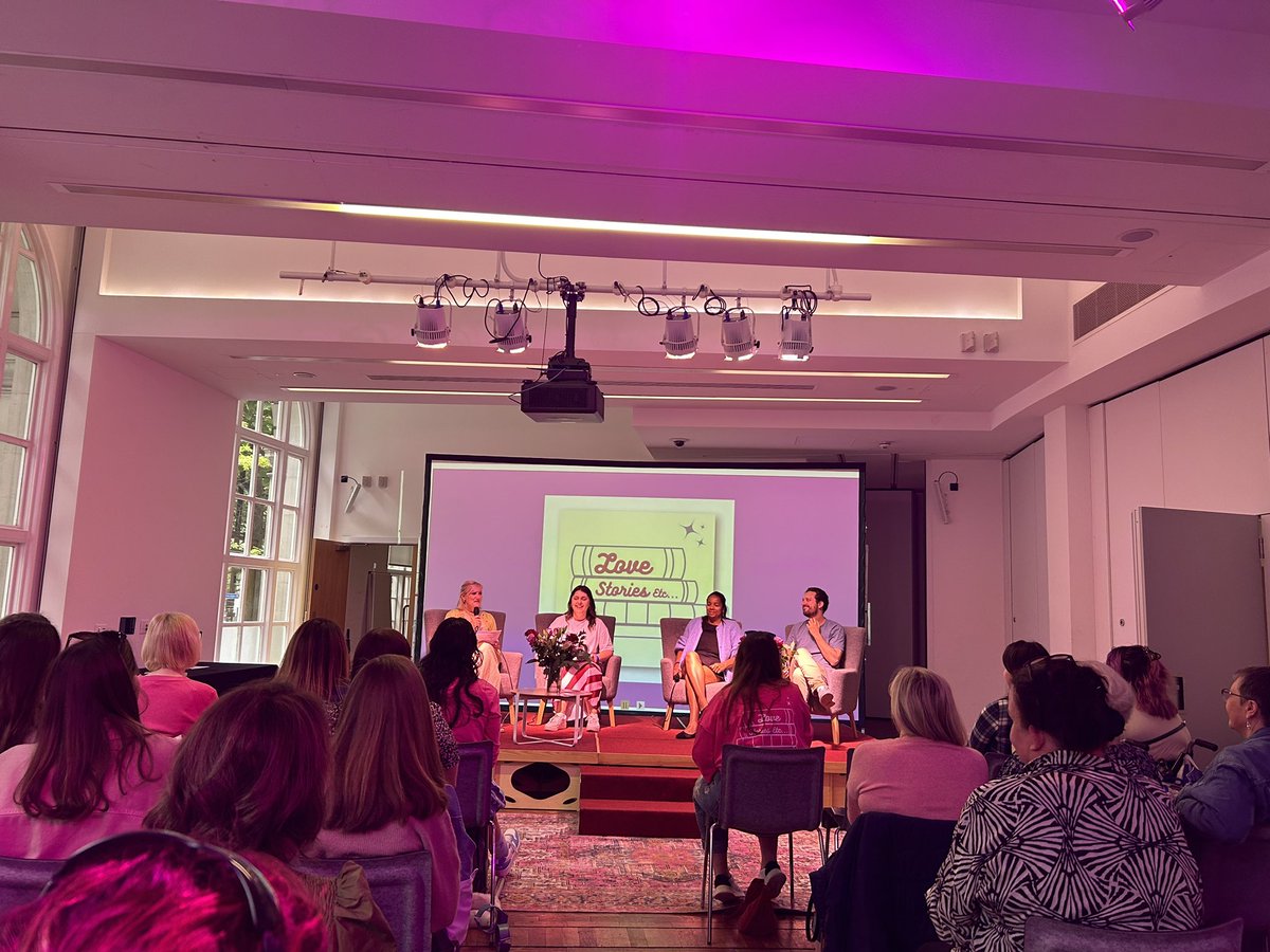 Loving all the inspiring talks today at  #LoveStoriesetc <a href="/MancLibraries/">Manchester Libraries</a> 💕💖