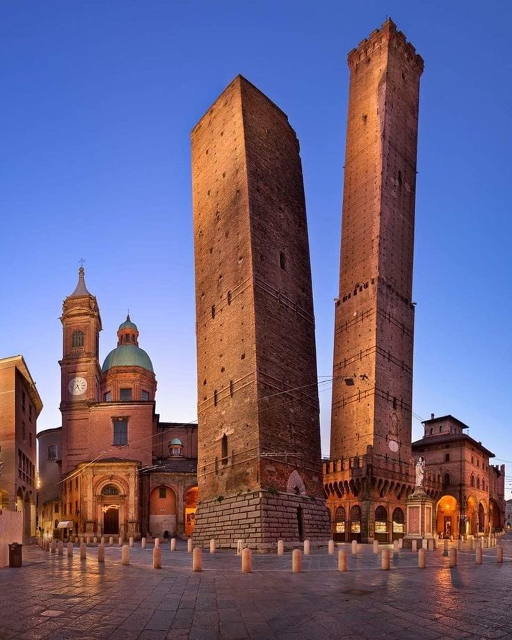 GlobalCityLens's tweet photo. Bologna, Italy 🇮🇹 
#Bologna #Italy #Italia https://t.co/ADZvGA0hCF