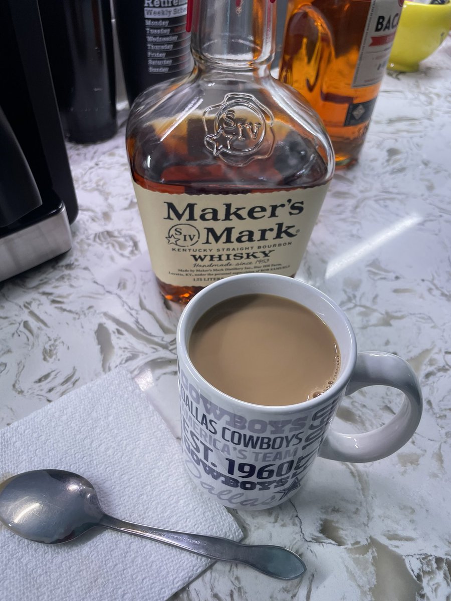 Pabl0_picass0's tweet photo. Can’t drink all day if I don’t start at 8 am!! #tailgatemode #vacation https://t.co/B2EJLnxk7m