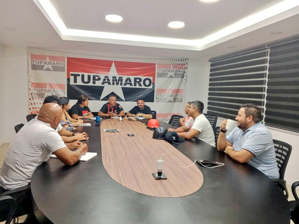 TupamaroMRT_'s tweet photo. Con presencia de nuestros camaradas @WBenavides_MRT Sec. Gral. Nacional, @Tupa_Esteban, Sec. Nal. Organización y @Carlosogunajie Resp. Del Bloque @centralmrt se realizó reunión operativa con militancia y Dirección Regional de @DtocapitalMRT21 rumbo a la victoria del 28J. https://t.co/rSWnYDvc36