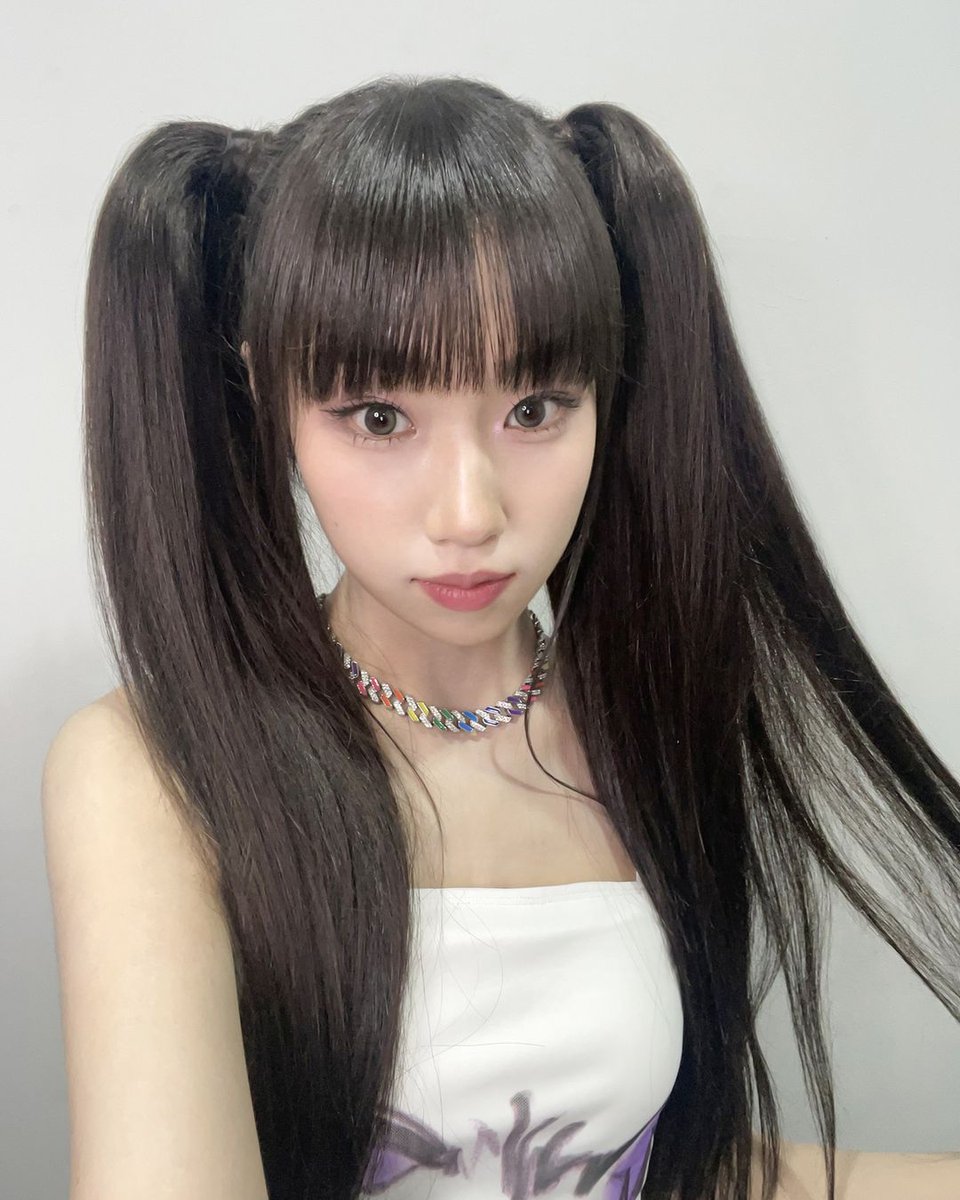 My big, twinkling eyes and adorable double ponytails make me look like a living doll come to life! 🎀 My straight fringe perfectly frames my cute face, and the rainbow necklace adds a playful pop of color. I feel like a character straight out of 𝗮𝗻𝗶𝗺𝗲 world! 𓈒⠀݁ ೀ