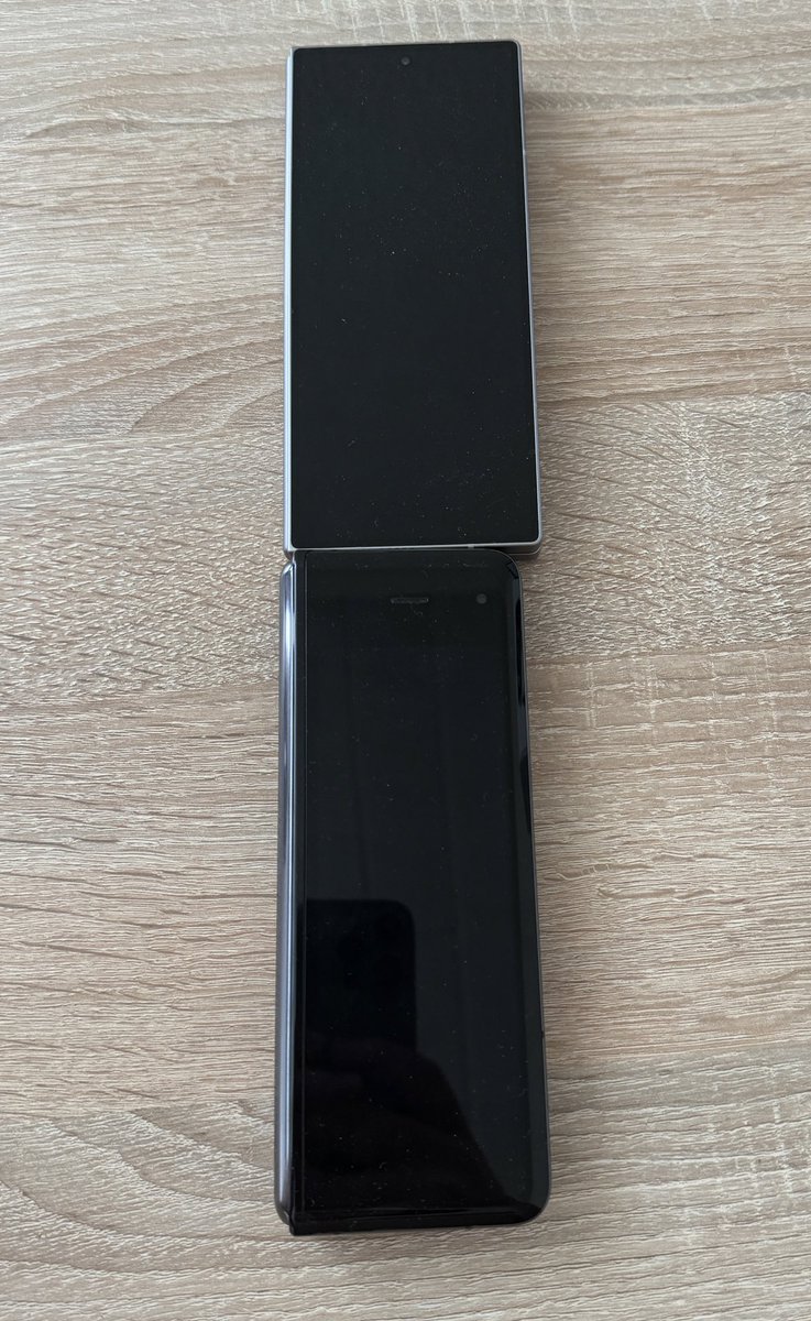 MaxJmb's tweet image. We’ve come a far way since the original #GalaxyFold to the #GalaxyZFold6