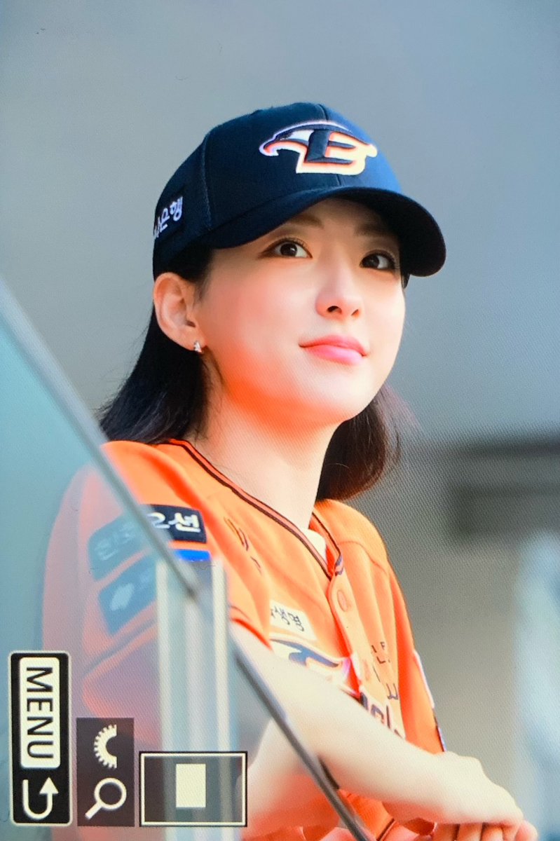dazzlingcolor's tweet photo. 240713 🧡🧡
#손주연 #은서 #EUNSEO #우주소녀 https://t.co/MZ3z0byuik
