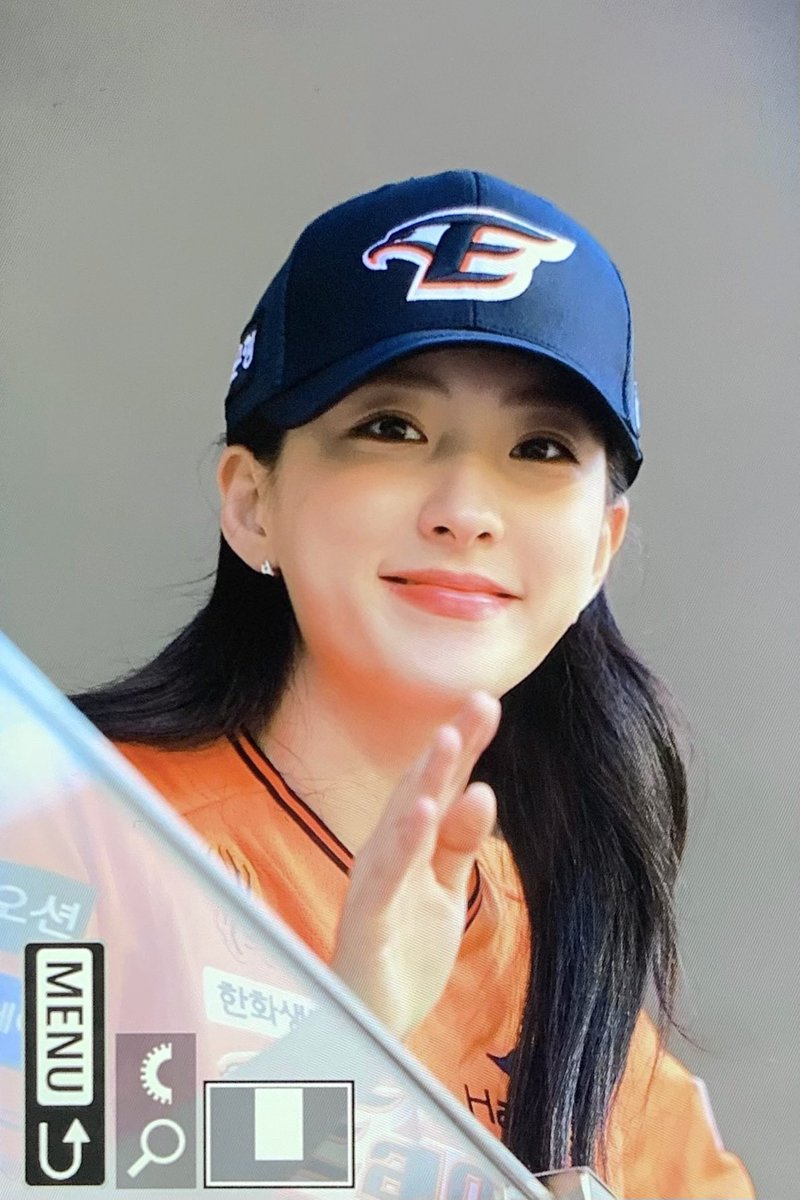 dazzlingcolor's tweet photo. 240713 🧡🧡
#손주연 #은서 #EUNSEO #우주소녀 https://t.co/MZ3z0byuik