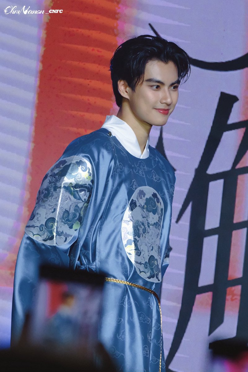 OhmNanon_CNFC's tweet photo. 穿汉服真帅🤩

Ohm in Guangxi
#OhmFMGuangxi
#OhmNanon 
#ohmpawat https://t.co/wGlVtTA7lR
