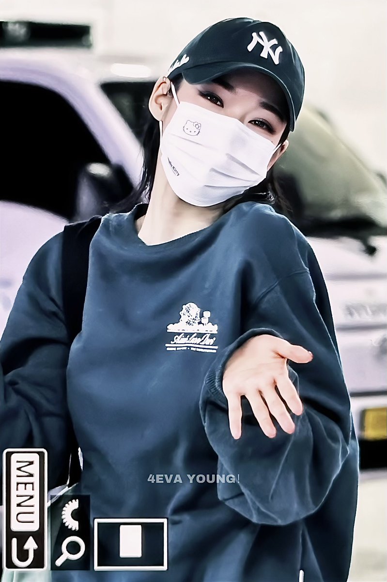 4EVAYOUNG801's tweet photo. 240713 👸💐 #티파니 #티파니영 #Tiffany #TiffanyYoung https://t.co/DhFsBzpjLM