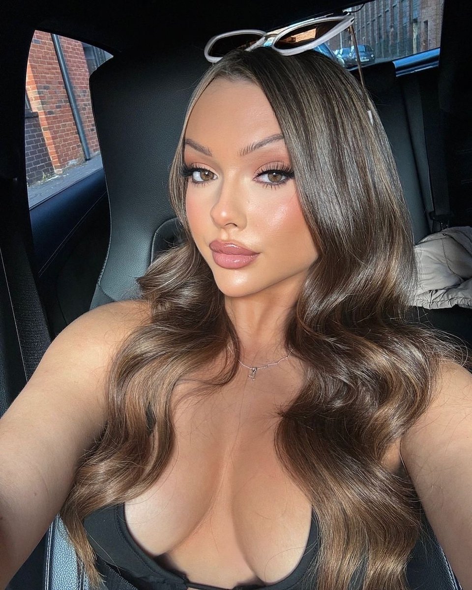 zenluxuryhair's tweet image. Selfie Saturday's with @jodiehayward 🤳🏻
Showing off her new caramel highlights using 22" Luxury Plus Tapes! 

Hair by our Brand Ambassador @mollybateshairextensions 

#zenhair #saturdayhair #selfiesaturday #longhair #brandamassador