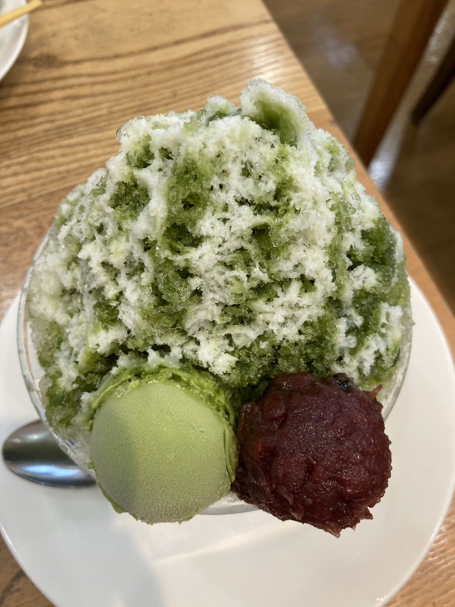 Io7Jk2's tweet photo. 新小岩
コージーコーナー
宇治金時🍵　880円

固めの氷に抹茶蜜が良く染みています。
抹茶アイスと小倉あんが大きくて食べ応えあります🍨
#かき氷　#東京かき氷 https://t.co/UiAvOahxW0