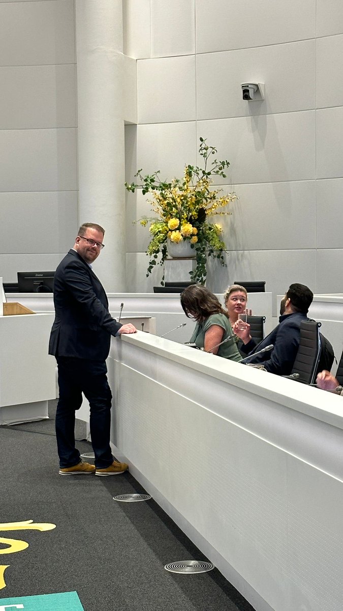 Het waren intensieve weken in ⁦<a href="/Gemeenteraad070/">Gemeenteraad Den Haag</a>⁩. Dank aan ⁦<a href="/D66DenHaag/">D66 Den Haag</a>⁩ <a href="/MariekevDoorn/">Marieke van Doorn</a>⁩ ⁦⁦@PeterMekers⁩ ⁦<a href="/_YousefAssad/">Yousef Assad</a>⁩ ⁦<a href="/andrewvanesch/">Andrew van Esch</a>⁩ ⁦<a href="/dagroenewold/">Dennis Groenewold</a>⁩ ⁦<a href="/JorenNoorlander/">Joren Noorlander</a>⁩ ⁦<a href="/CarolineVerduin/">Caroline Verduin</a>⁩
⁦<a href="/viavide/">👻</a>⁩ ⁦<a href="/Deem_95/">Demi van Wijk</a>⁩