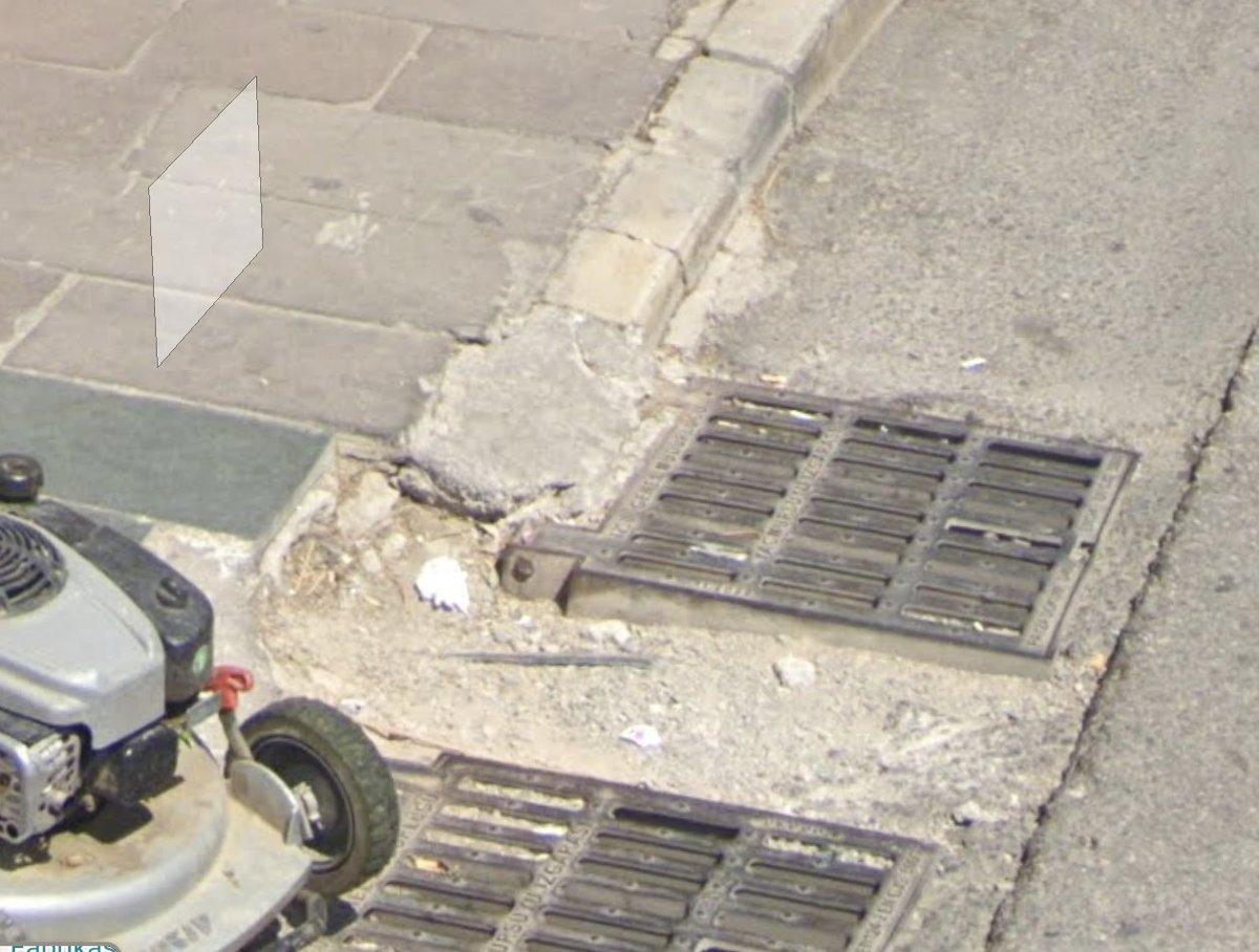 2 kişinin hayatını kaybetmesine neden olan noktanın nisan ayı fotoğrafını Google haritadan buldum.

Bağlantı kabloları açık şekilde görülüyor.

Esnaf aynı noktada 1 köpeğin elektirik nedeniyle öldüğünü ancak YETKİLİLERİN HİÇBİR ADIM ATMADIĞINI söyledi.

Bu bir cinayettir.