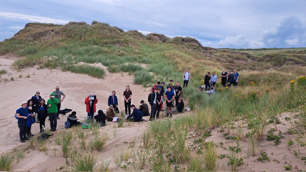 MrsEyles825's tweet photo. The sun is out at the beach today! Our students are exploring Psammosere succession across the beach and dunes! 

#jtsfenviro #jtsfscienceresidential #alevelfieldwork @FieldStudiesC @jtfreeschool https://t.co/1eE1Zf1K7m
