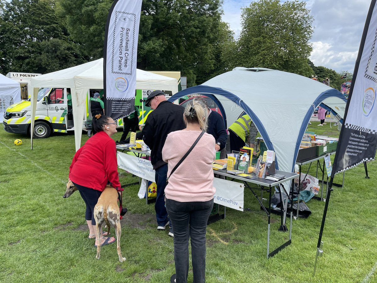 CrimePrev's tweet photo. Busy day here at Wednesbury carnival #Wednesbury #Sandwell #Carnival https://t.co/orvQGur4V3