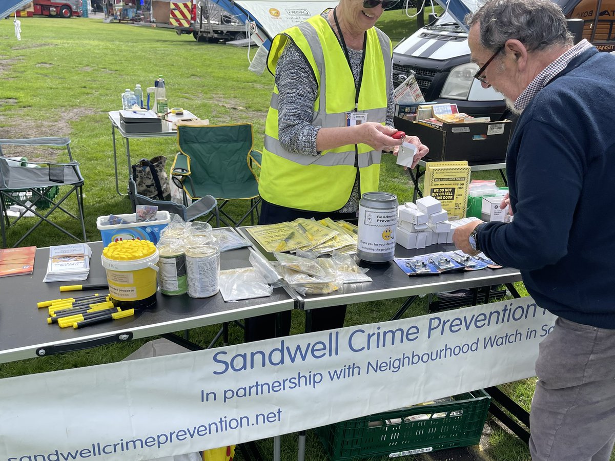 CrimePrev's tweet photo. Busy day here at Wednesbury carnival #Wednesbury #Sandwell #Carnival https://t.co/orvQGur4V3