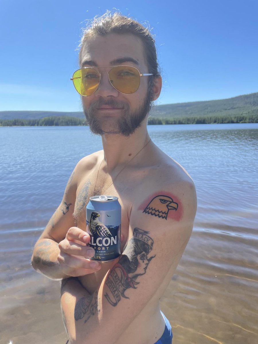 batchair's tweet photo. @CarlsbergSWE har skaffat en Falcon tatuering, ni vill inte sponsra med lite merch? https://t.co/llE0u5ImVN