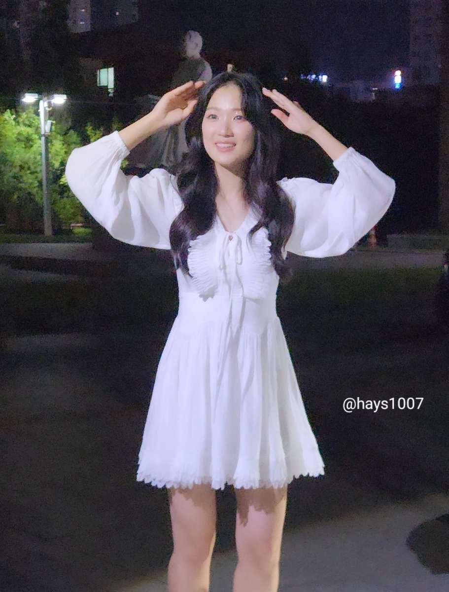 달 tweet media