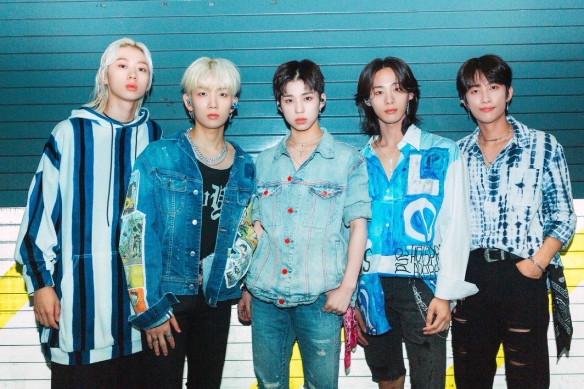 fncmusicjapan's tweet photo. ＼FNC BAND KINGDOM 2024／
DAY1終了!!📢

FNC4バンドによる夏フェスはどうでしたか??
BAND KINGDOMのために準備した特別ステージも最高でしたよね!?😉✨
DAY2も楽しみましょう❤️‍🔥

🎫当日券発売中!!
https://t.co/rFOTNTA22t

#FNCBANDKINGDOM #FTISLAND #CNBLUE #NFlying #HiFiUnicorn https://t.co/mDynbpbwW6