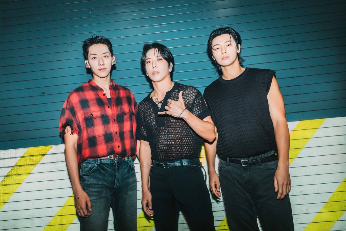fncmusicjapan's tweet photo. ＼FNC BAND KINGDOM 2024／
DAY1終了!!📢

FNC4バンドによる夏フェスはどうでしたか??
BAND KINGDOMのために準備した特別ステージも最高でしたよね!?😉✨
DAY2も楽しみましょう❤️‍🔥

🎫当日券発売中!!
https://t.co/rFOTNTA22t

#FNCBANDKINGDOM #FTISLAND #CNBLUE #NFlying #HiFiUnicorn https://t.co/mDynbpbwW6