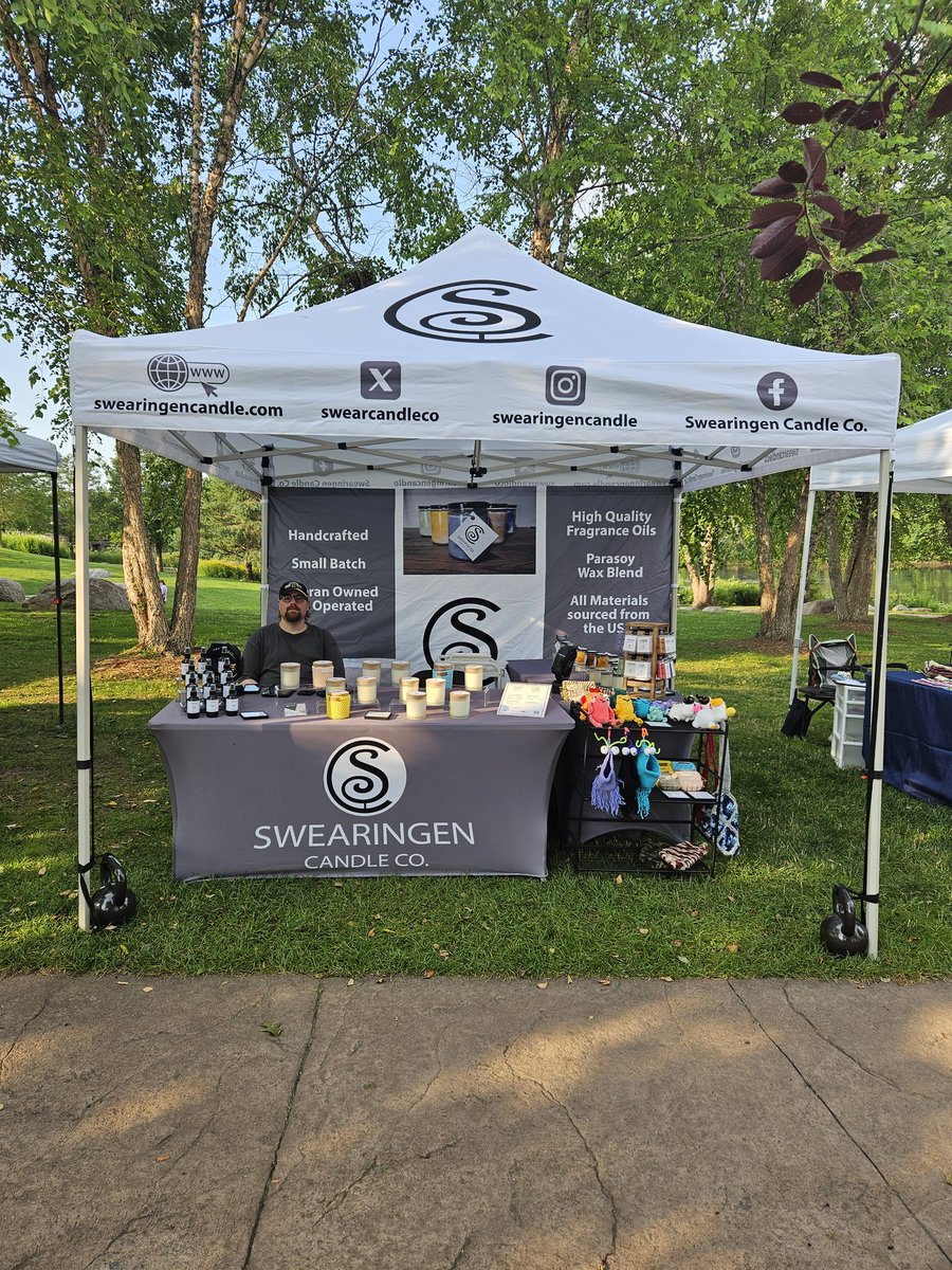 swearcandleco's tweet photo. It's a beautiful day in Phoenix Park Eau Claire. We've got a table at the Artist Market. Swing by and snag yourself a candle or two! These affordable luxuries make excellent gifts!

Enjoy the sunshine 🌞 

#shopsmall #smallbusiness #handpoured #handmade #homefragrance https://t.co/PlT6kpx0Sh