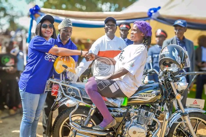 MergeZambia's tweet photo. Congratulations to Esther Phiri for winning first prize in the female category of this year's Choova bike cycling competition. Big ups for walking away with a Gatoma motorbike! https://t.co/UafOAUJSAT