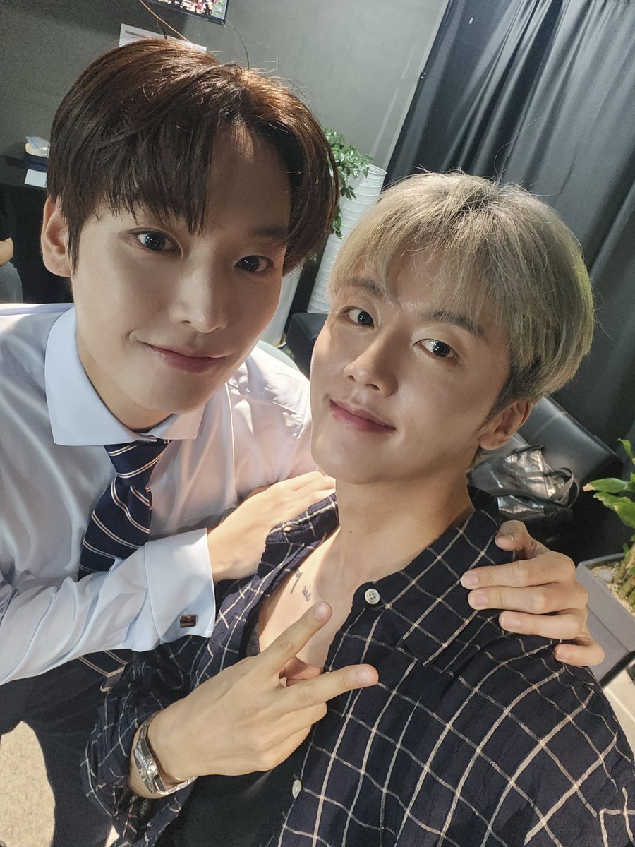 Infwa_35's tweet photo. 너무 행복하다 ㅜㅜ…
세상 최고로 행복하다🍀🌰 https://t.co/gBV6x8f438