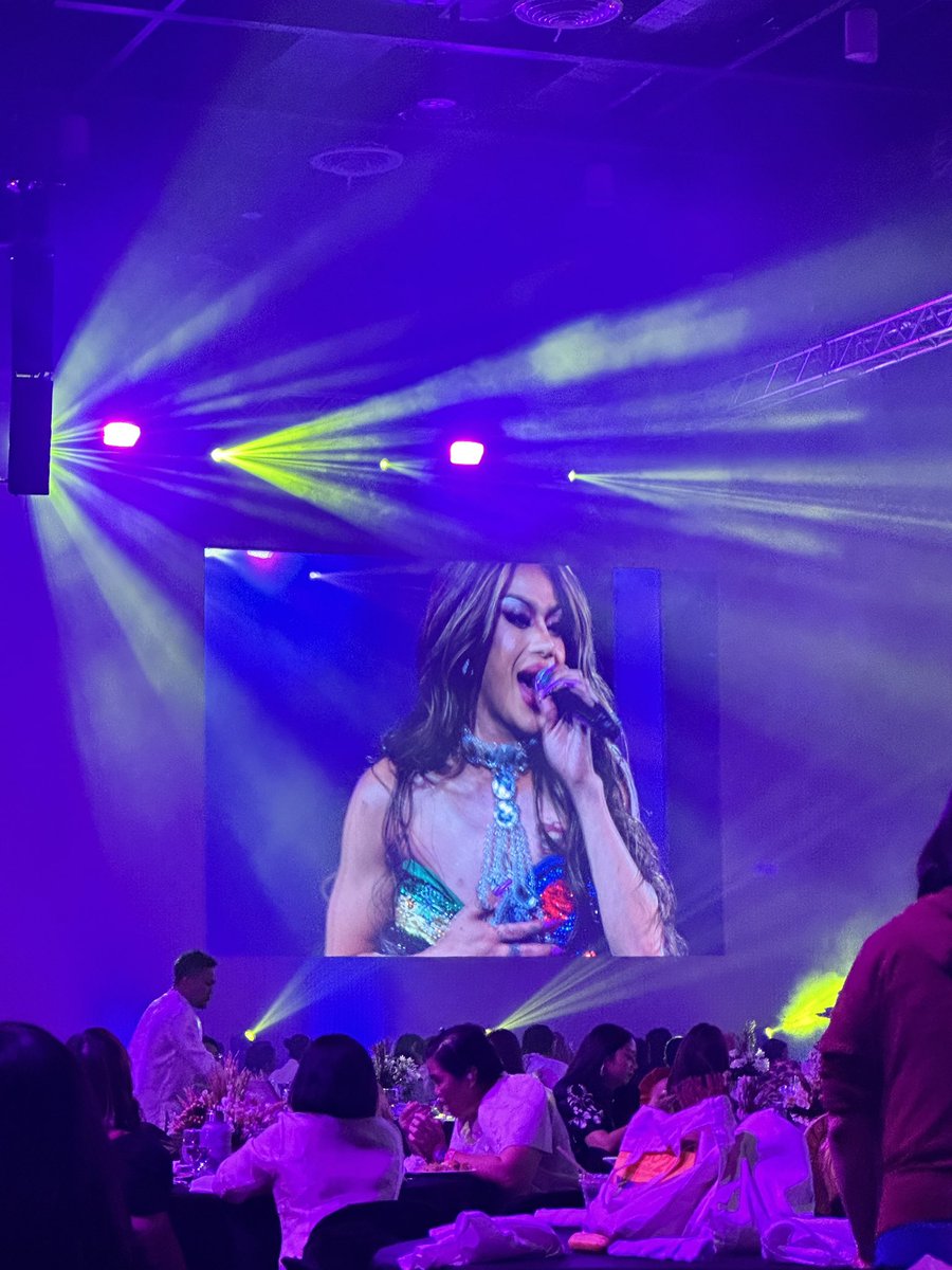 maemgtby's tweet photo. what a voice @maxieandreison ❤️❤️❤️ https://t.co/bNIvNrUzGz
