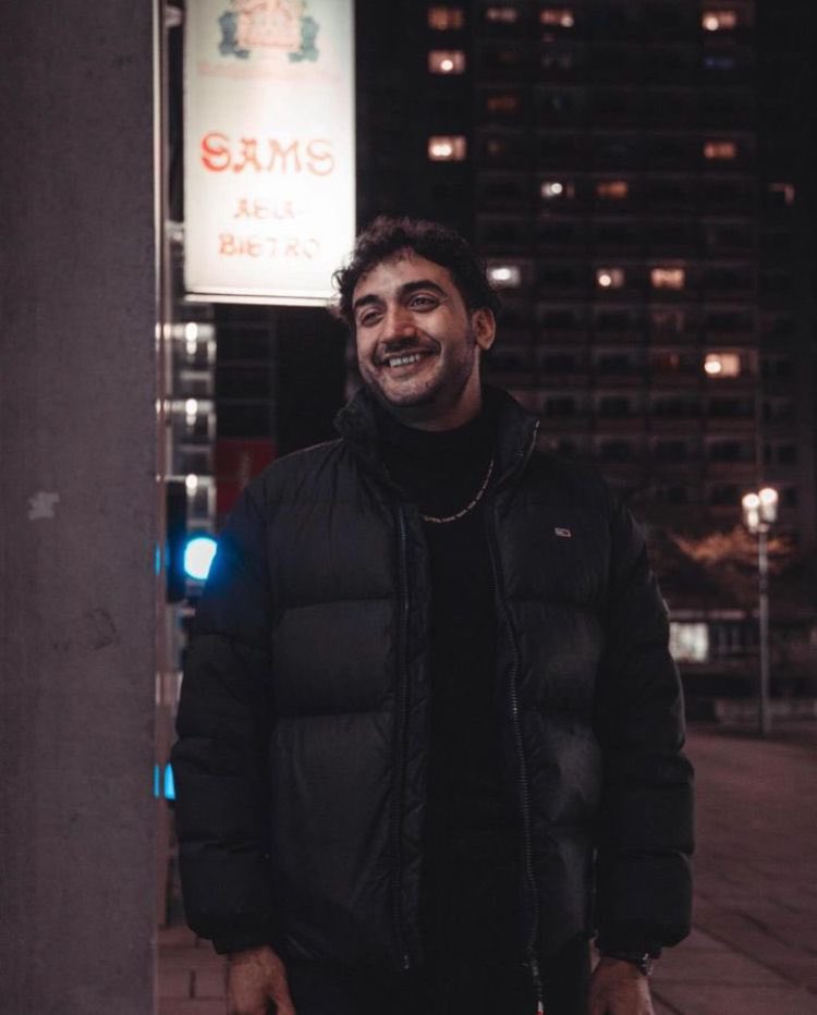 Das ist Robert. Als sympathischen Chemnitzer traf ich ihn vor wenigen Wochen bei Demokratieprotesten in #Sachsen. Nach über 30 Jahren in Deutschland soll er jetzt nach Serbien abgeschoben werden. Stoppt diese unmenschliche Praxis! Petition unterstützen:

innn.it/robert-bleibt-…