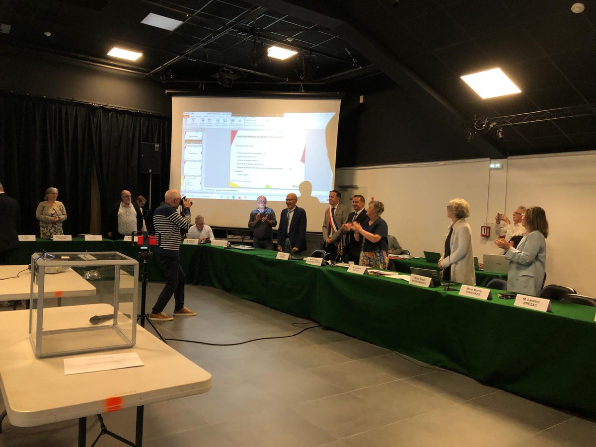 J'adresse mes sincères félicitations à Monsieur Laurent Godet, élu nouveau Maire de La Chapelle-sur-Erdre, ce matin.